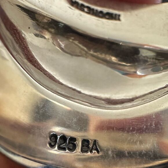 Suarti Bali Sterling Silver & Blue Agate Wide Scroll Band Ring - Picture 7 of 10